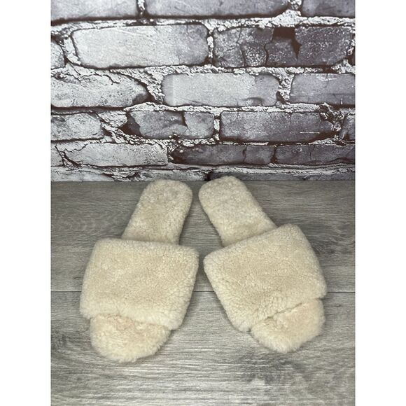 Raye Sherp Ivory Cream Faux Fur Slippers Casual Sandals Women’s Sz 7M US/38EU - Picture 14 of 16